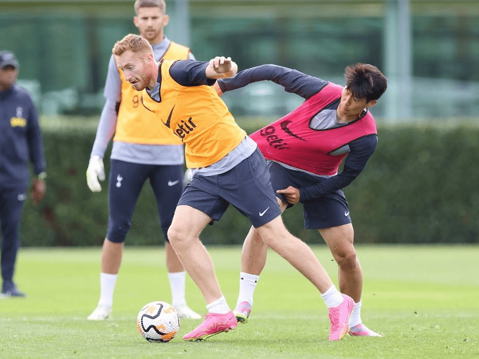 穆里尼奥：每当我批评球队时，其实也是在批评我自己（穆里尼奥：批评球队，也是自我批评）