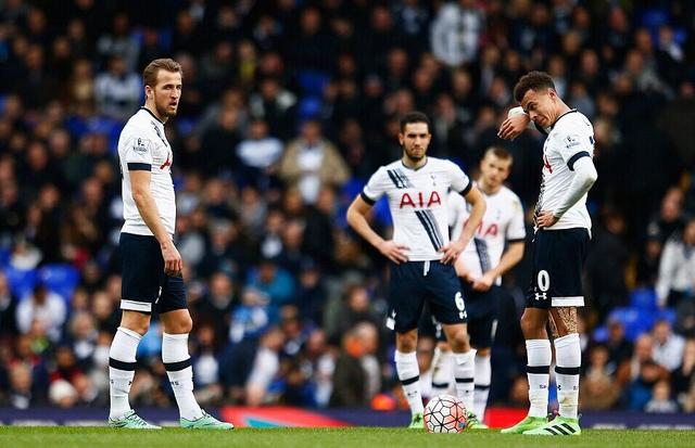 太阳报：卷入亚马尔分手事件的女网红喜欢KK，是名狂热足球迷（太阳报：牵涉亚马尔分手风波的女网红偏爱KK，是位铁杆足球迷）