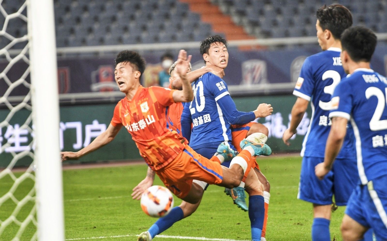 博主：拉米罗与国安的合同年底到期，双方基本确认不再合作（消息称：拉米罗与国安合同年末到期，双方基本确定不再续约）