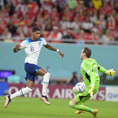 盘点最容易被忽视的足球小技巧（那些常被忽略的足球细节技巧合集）