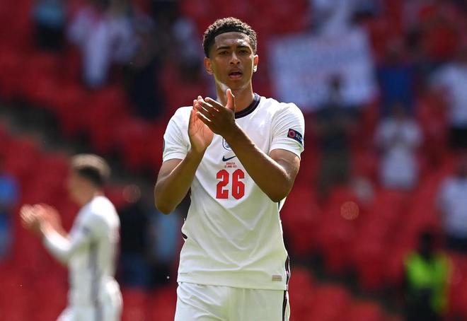 TA：拜仁一月有合适报价允许博伊离队 俱乐部将续约基亚拉（TA：一月若获合适报价，拜仁将放行博伊；俱乐部将与基亚拉续约）