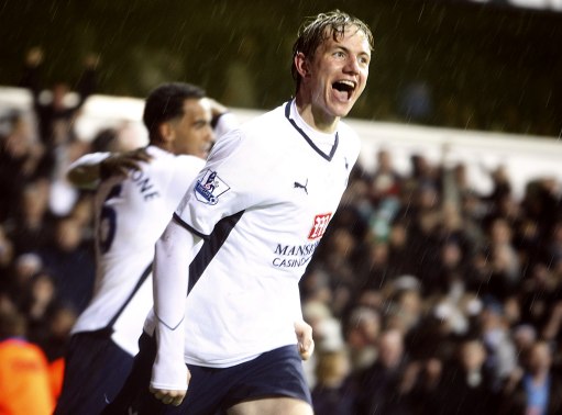 记者：当初是佩普要国足跟越南打对攻，还开小会不让陈洋参加