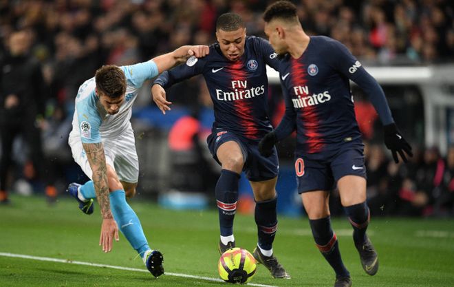 鲍威尔爆发，高诗岩关键三分制胜，山东男篮险胜北京