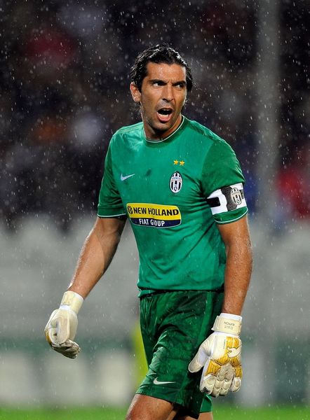 拉齐奥球迷抗议俱乐部导致球场空荡荡，洛蒂托：我不接受威胁