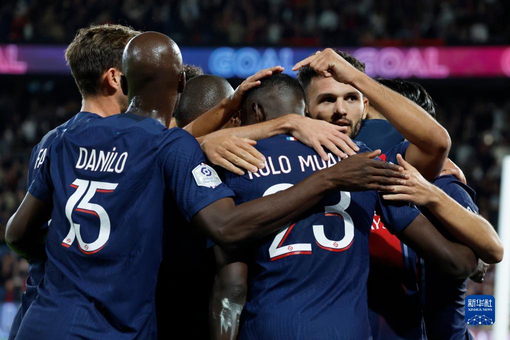 国足热身赛小胜乌兹别克斯坦