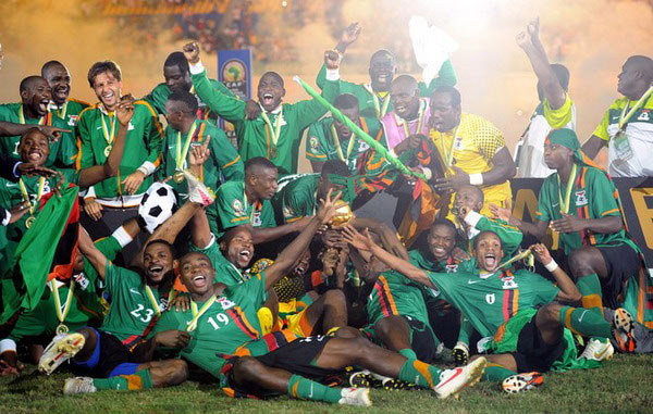 拜仁高层：南看台球迷燃放烟花破坏环境，欧足联肯定会做出处罚