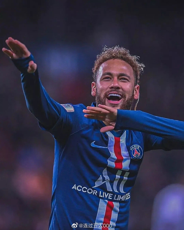 葡媒：C罗姐姐涉嫌税务欺诈被查，疑似出售C罗仿冒签名球衣（葡媒称：C罗姐姐因涉税欺诈接受调查，疑售卖C罗仿冒签名球衣）