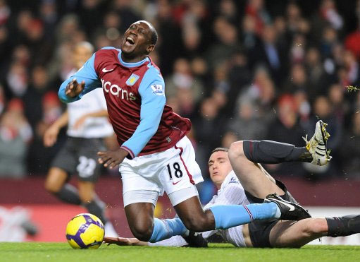 换上儿子！范佩西之子19岁沙奎尔欧联替补登场，迎职业生涯首秀（范佩西19岁儿子沙奎尔欧联替补亮相，完成职业首秀）