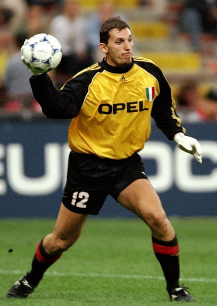 乌拉圭历史第三人，巴尔韦德达成欧冠70场里程碑