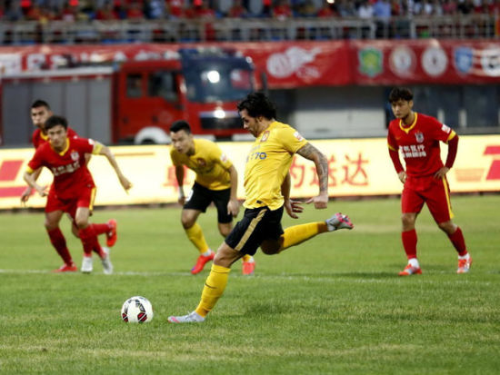 英超半场：塞梅尼奥进球被吹，切尔西暂0-0伯恩茅斯（英超半场战报：塞梅尼奥破门无效，切尔西与伯恩茅斯互交白卷）