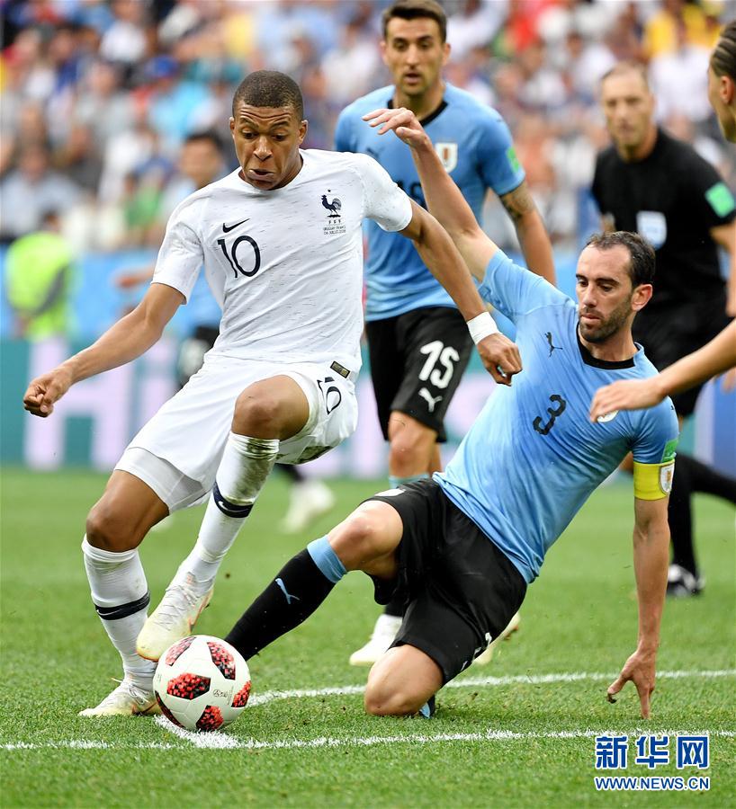 记者：埃切韦里将租借加盟赫罗纳，租期半个赛季（记者：埃切韦里半赛季租借赴赫罗纳）