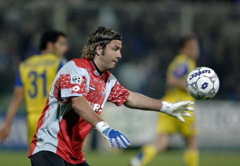 足球欧洲杯门将扑点成热点话题（欧洲杯门将扑点引发热议）