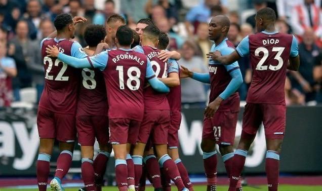 11球，巴萨是欧冠改制以来打入乌龙球最多的球队（欧冠改制以来，巴萨以11个乌龙球成为自摆乌龙最多的球队）