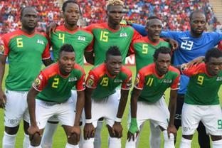 1.05亿还卖亏了？ 阿森纳第一后腰撑起夺冠希望，他该是英格兰队长（1.05亿也算亏？阿森纳王牌后腰扛起争冠大旗，他配得上英格兰队长袖标）