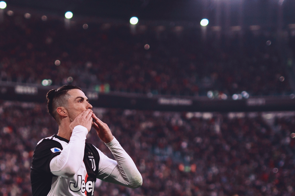 官方：傅明、马济等人组成的裁判组将执法日本vs加纳